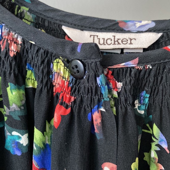 TUCKER silk blouse size s/m - Picture 5 of 11